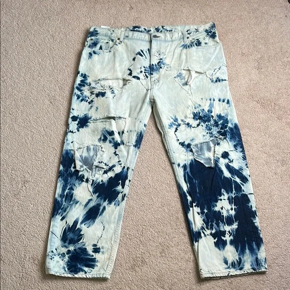 Levi's Blue and White Relaxed Tie-Dye Jeans (46x32) - Picture 2 of 4